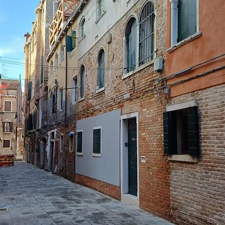 La Bella Venezia - Entire Private Apartment-2
