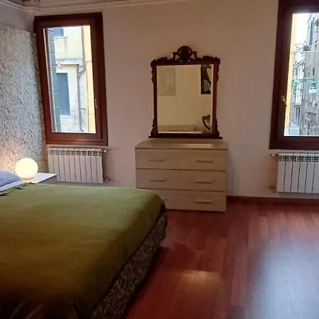 La Bella Venezia - Entire Private Apartment-3